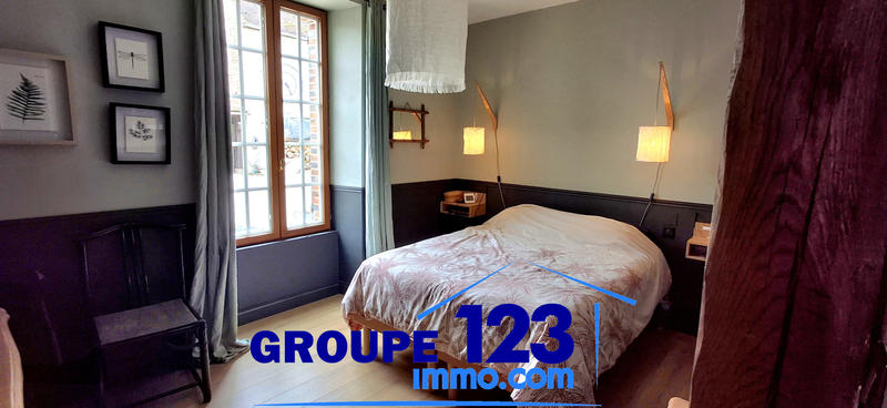 Maison - 227 m² - 10 pièces