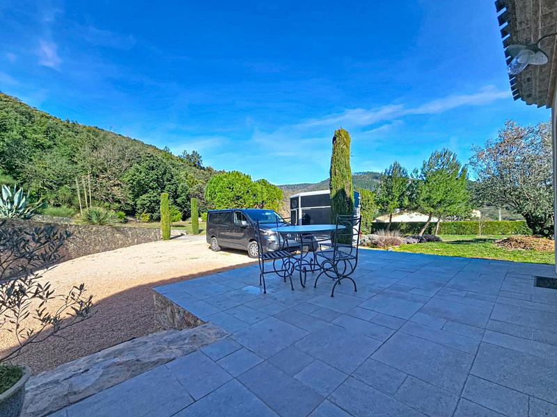 Maison - 236 m² - 6 pièces