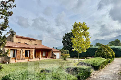 Maison - 184 m² - 6 pièces