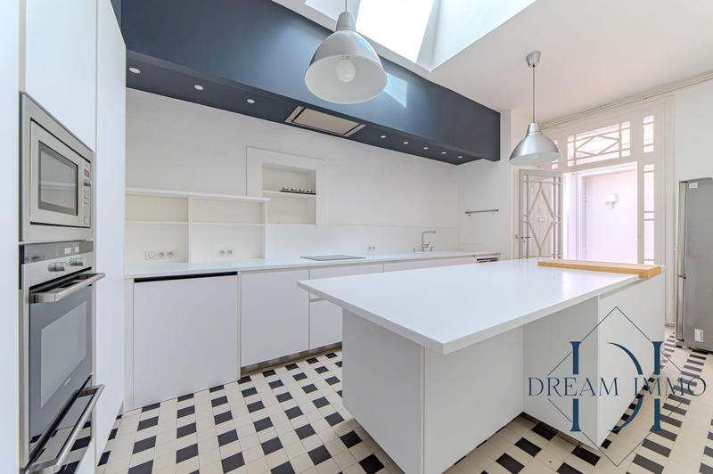 Appartement - 189 m² - 4 pièces