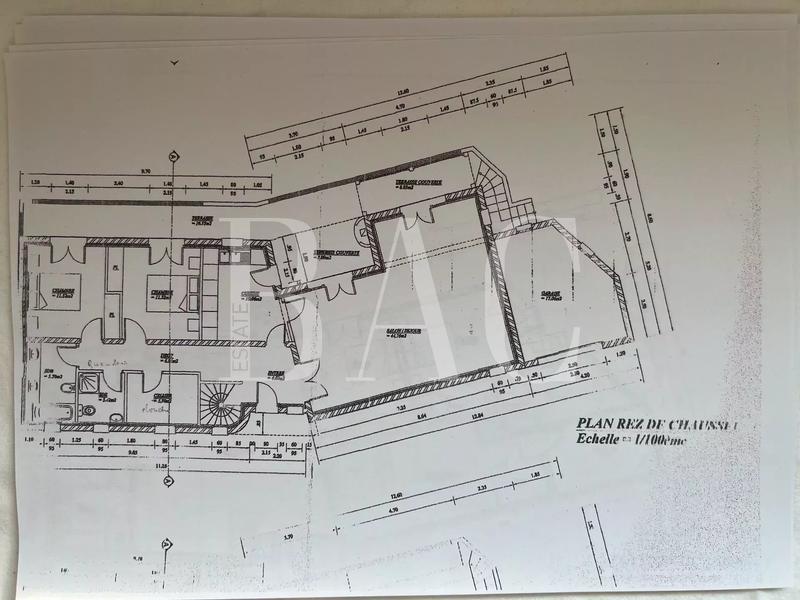 Villa - 350 m² - 8 pièces