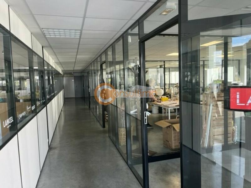 Local d'activité / Entrepôt - 1 700 m²