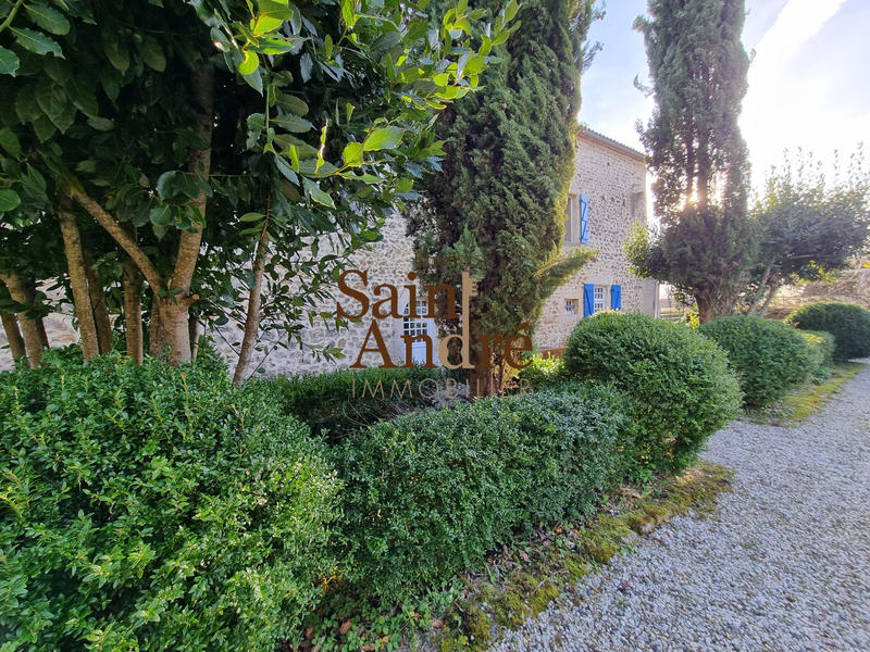 Maison - 365 m² - 7 pièces