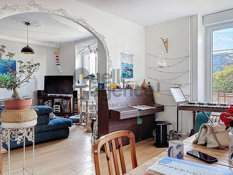 Maison - 120 m² - 6 pièces