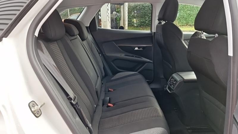 Peugeot 3008 bluehdi 130ch ss eat8 active business