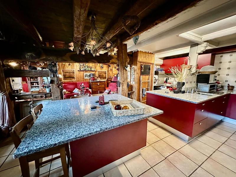 Maison - 440 m² - 13 pièces