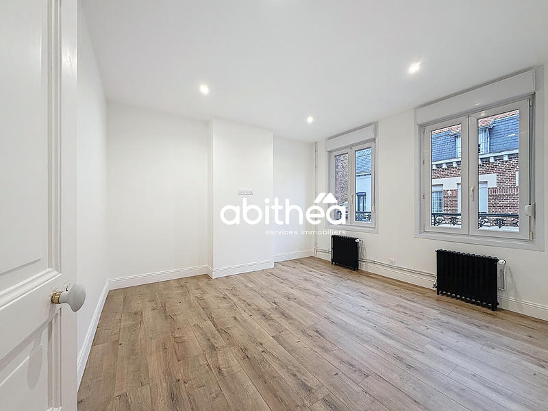 Maison - 205 m² - 9 pièces