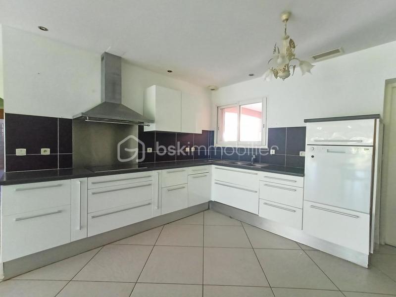 Maison traditionnelle - 177 m² - 7 pièces