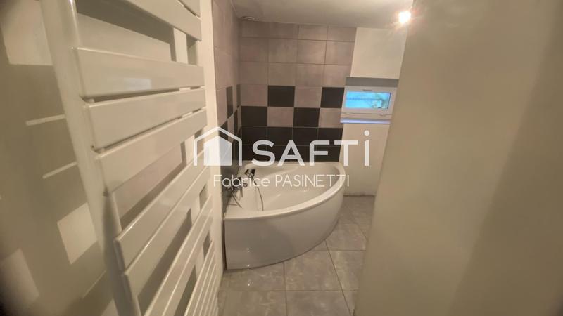 Maison - 180 m² - 5 pièces