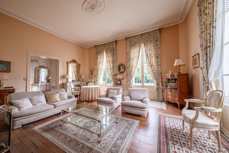 Maison de maîtres - 513 m² - 18 pièces