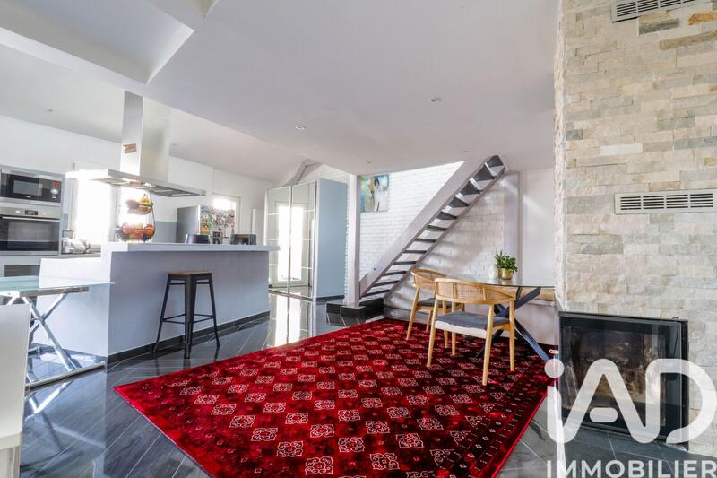 Maison - 225 m² - 8 pièces