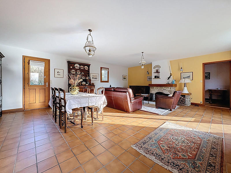 Maison - 140 m² - 6 pièces