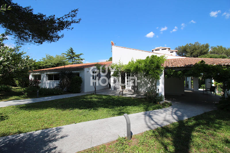 Maison - 200 m² - 6 pièces