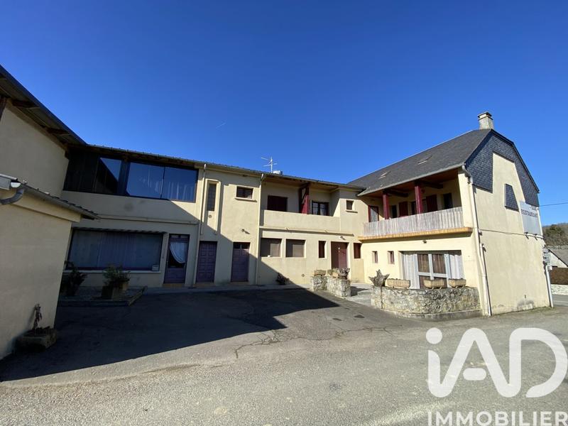 Maison - 476 m² - 9 pièces