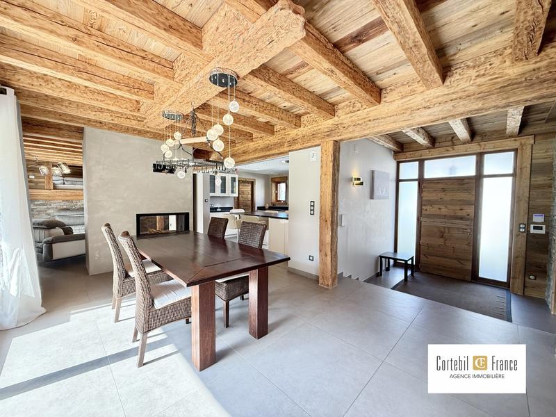 Châlet - 319 m² - 12 pièces