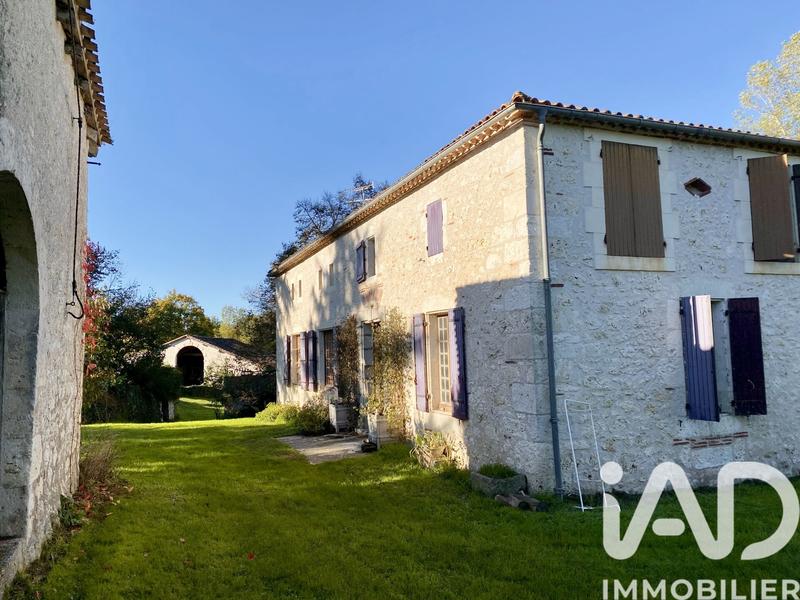 Maison - 220 m² - 12 pièces