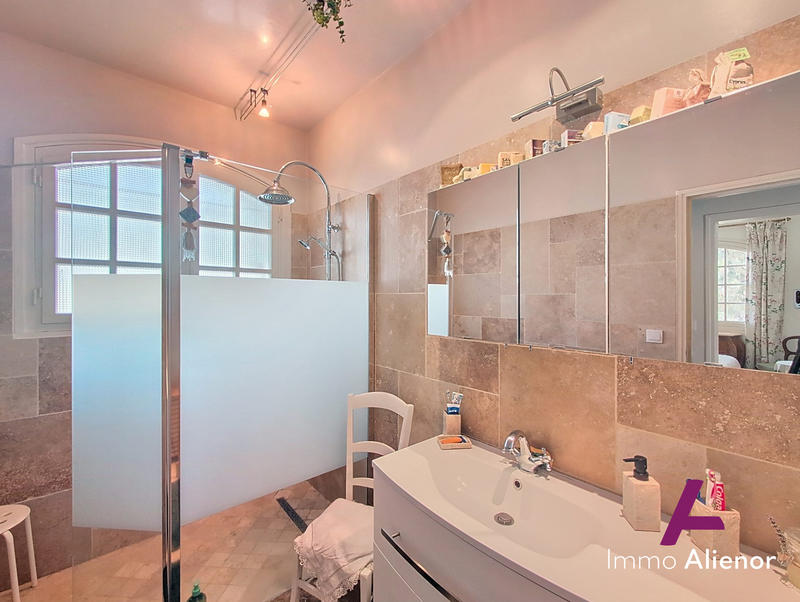 Maison traditionnelle - 160 m² - 6 pièces