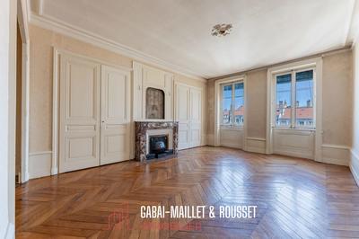 Appartement ancien - 114 m² - 4 pièces