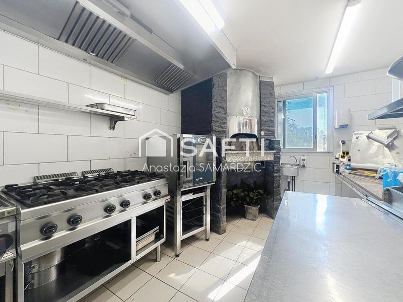 Local commercial - 92 m² - 4 pièces