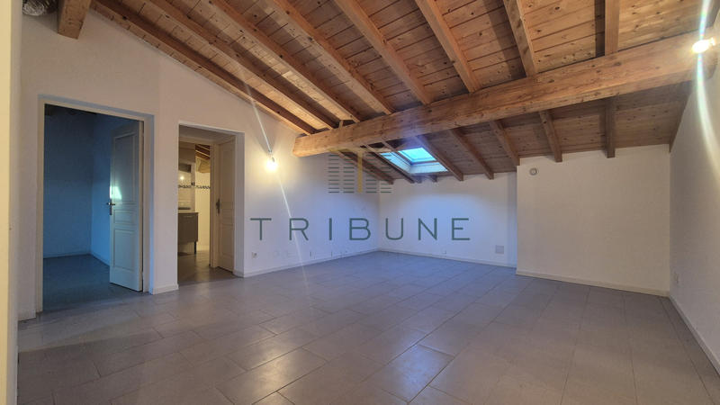 Maison - 270 m² - 7 pièces