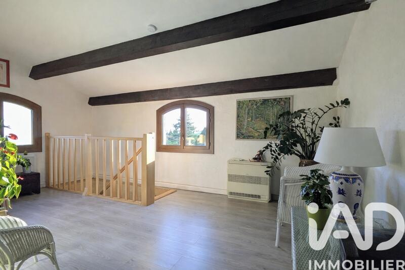 Maison - 206 m² - 6 pièces