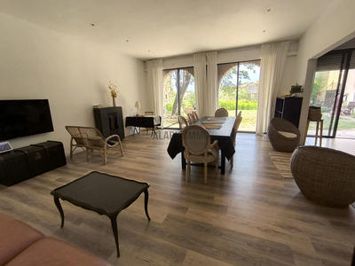 Propriété - 420 m² - 10 pièces