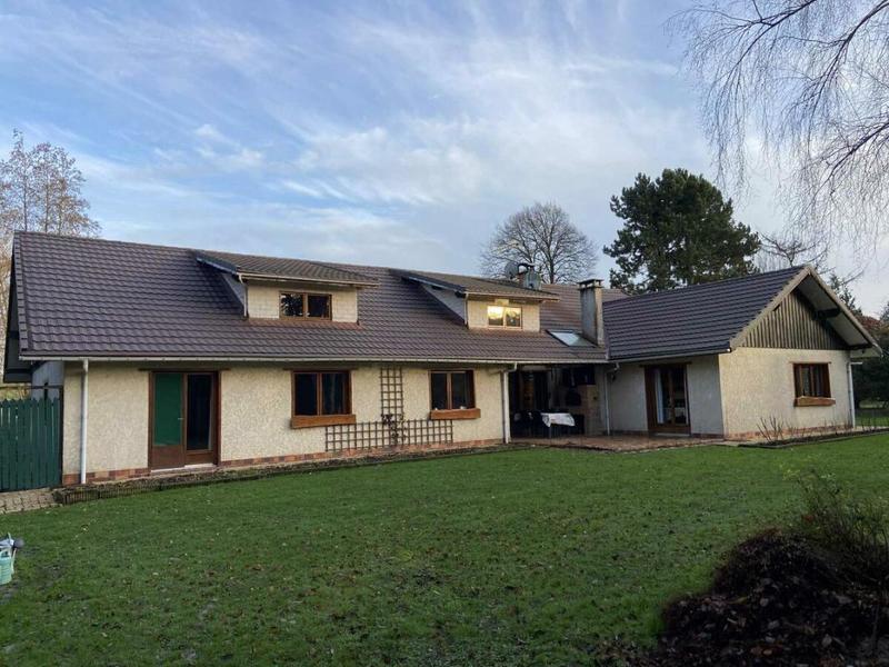 Propriété - 248 m² - 13 pièces