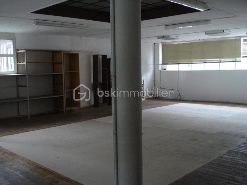 Local commercial - 97 m² - 5 pièces