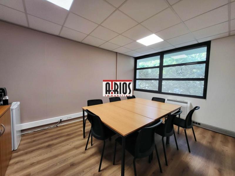 Local d'activité / Entrepôt - 780 m²