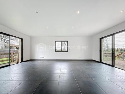 Maison - 125 m² - 5 pièces