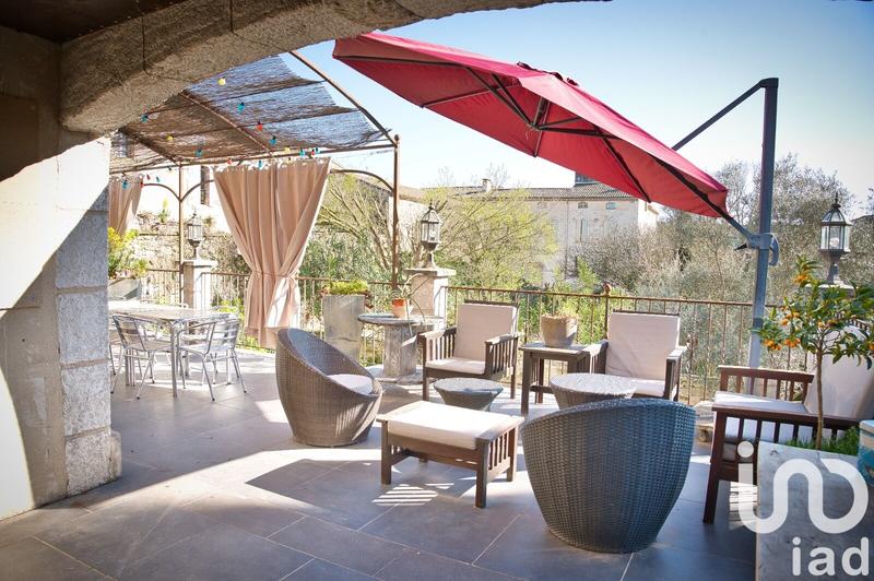 Maison - 225 m² - 6 pièces