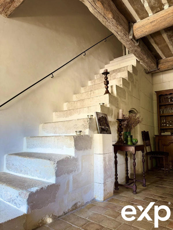 Maison traditionnelle - 252 m² - 7 pièces