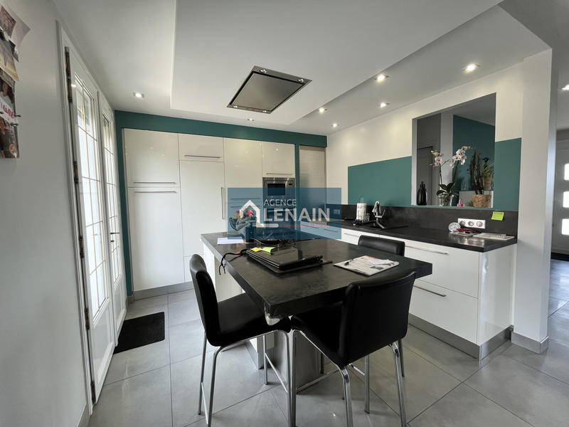 Maison - 90 m² - 5 pièces