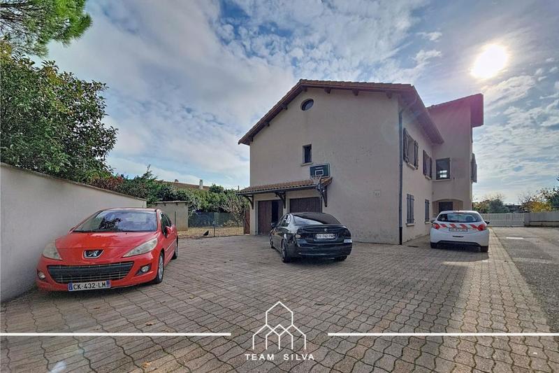 Pavillon - 220 m² - 7 pièces