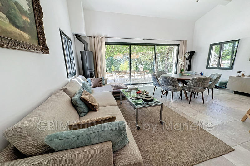 Maison - 180 m² - 5 pièces