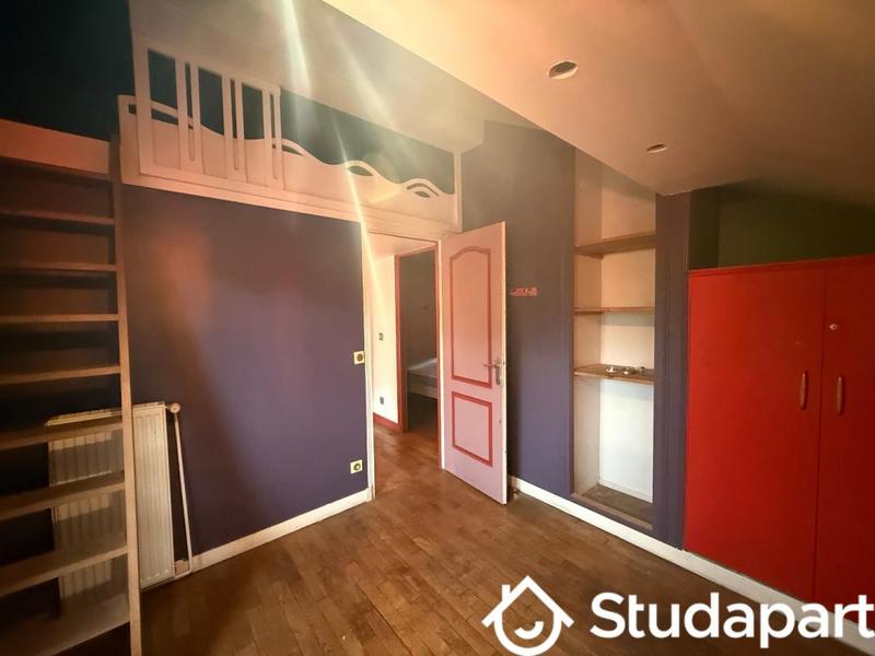 Chambre - 10 m² - 1 pièce