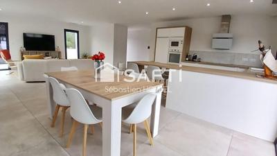 Maison - 122 m² - 4 pièces