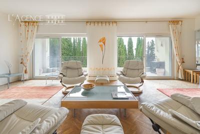 Appartement - 174 m² - 5 pièces