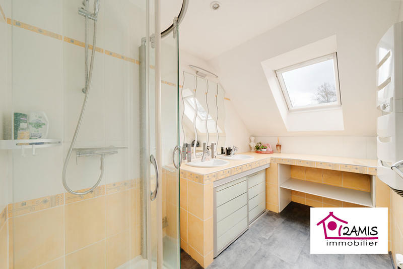 Maison - 162 m² - 8 pièces