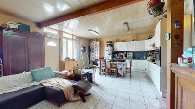 Maison - 210 m² - 7 pièces