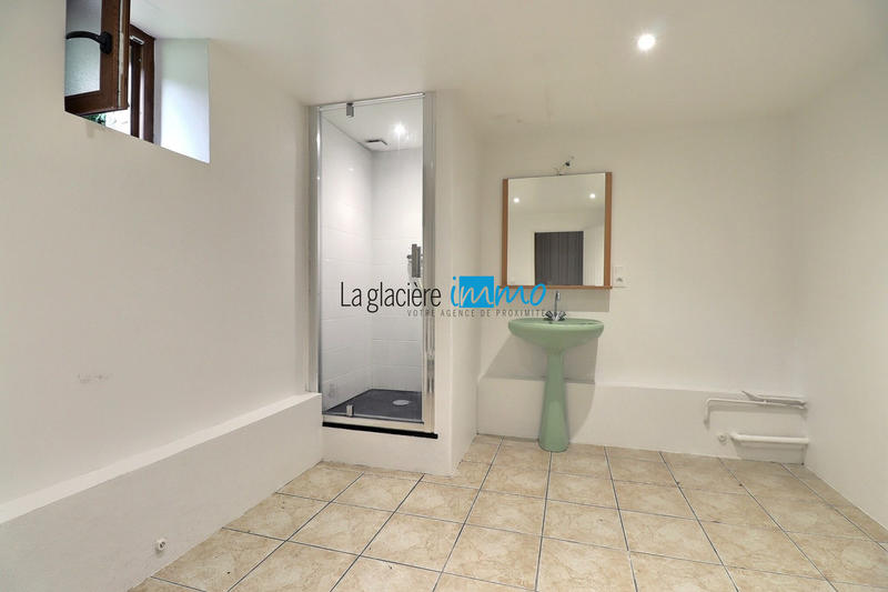 Maison ancienne - 335 m² - 8 pièces