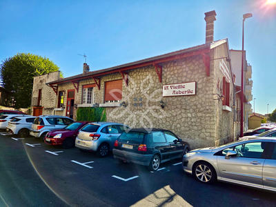 Immeuble - 305 m² - 20 pièces