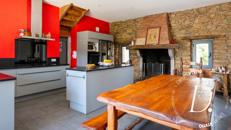 Maison - 350 m² - 7 pièces