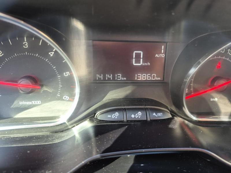 Peugeot 208 1.4 E-Hdi Bmp5 Blue Lion Active 5 portes (juil. 2012) (co2 87)