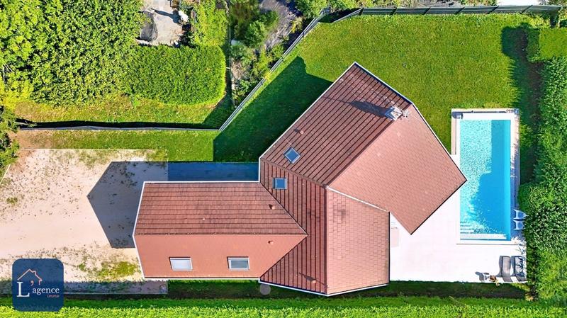 Maison - 258 m² - 8 pièces