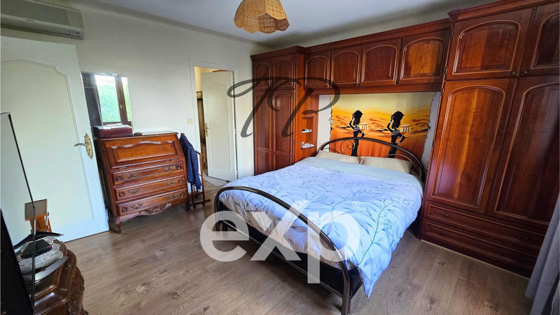 Maison traditionnelle - 179 m² - 7 pièces