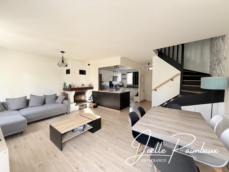Maison - 90 m² - 5 pièces