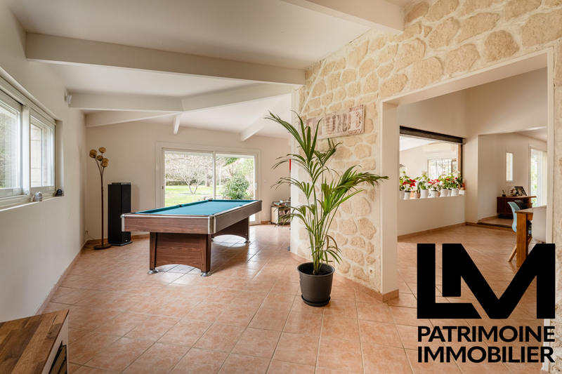 Villa - 335 m² - 7 pièces