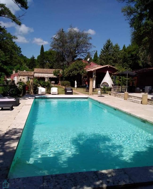 Bastide - 610 m² - 25 pièces
