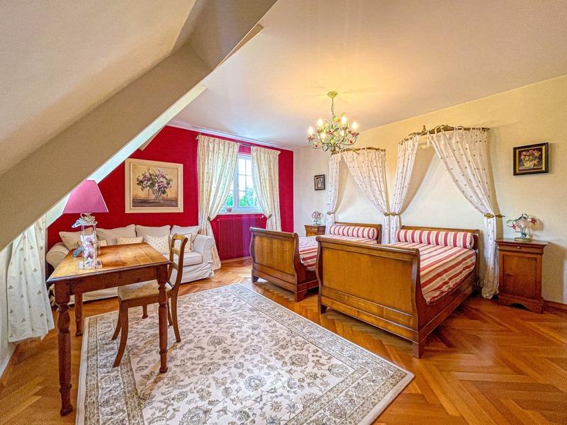 Maison en pierre - 295 m² - 8 pièces